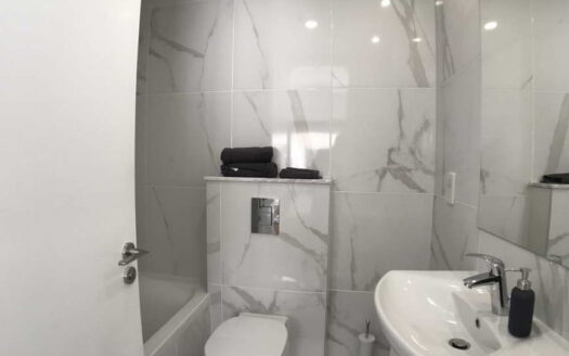 MODERN 2 B/R APARTMENT IN NEAPOLIS AREA