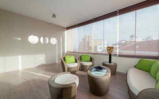 EXCLUSIVE 3 B/R APARTMENT IN THE SEAFRONT