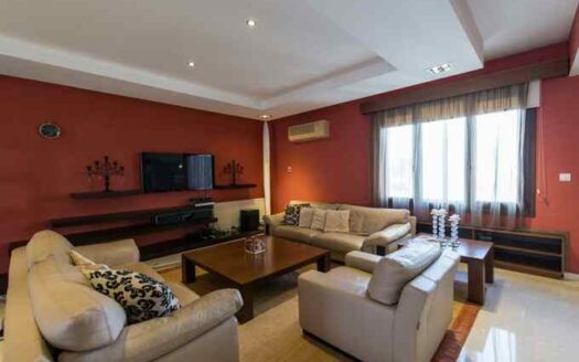 EXCLUSIVE 3 B/R APARTMENT IN THE SEAFRONT