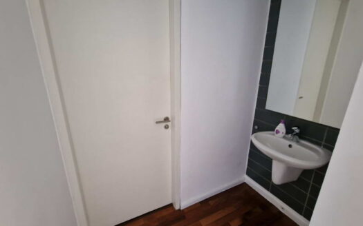 HI-TECH 190 SQ M OFFICE IN TOURIST AREA