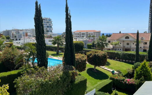 1 B/R APARTMENT IN A GATED COMPLEX WITH SW/POOL & SEA VIEW