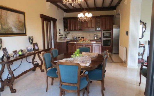 4 B/R LUXURY VILLA WITH SWIMMING POOL IN MONIATIS AREA