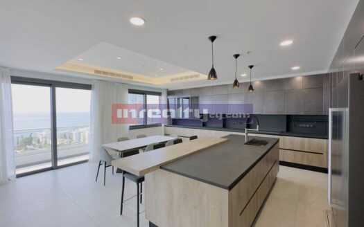 MODERN 5 B/R APARTMENT WITH SEA VIEW IN TOURIST AREA