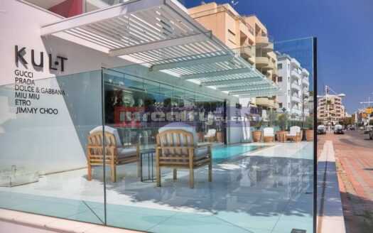 UXURY 2 B/R APARTMENT WITH SEA VIEW IN TOURIST AREA