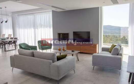 MODERN 5 B/R VILLA IN MONIATIS