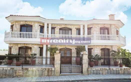 LUXURY4 B/R VILLA WITH SW/POOL IN AGIA PHYLA AREA