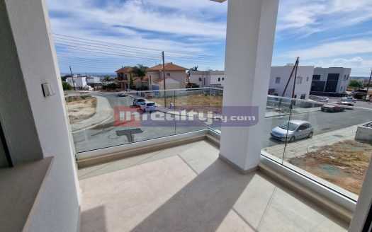 STUNING BRAND NEW 1-BEDROOM FLAT WITH SEA VIEWS