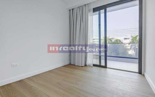 MODERN 2 B/R APARTMENT IN TOURIST AREA