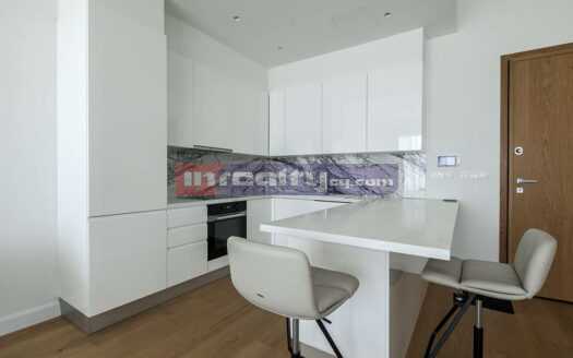 MODERN 2 B/R APARTMENT IN TOURIST AREA