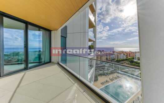 MODERN 1 B/R APARTMENT WITH SEAVIEW NEAR DELMAR