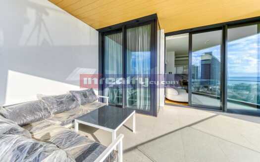 MODERN 1 B/R APARTMENT WITH SEAVIEW NEAR DELMAR