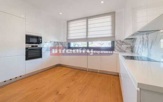 DELUXE 3 B/R DUPLEX COLUMBIA