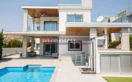 MODERN 4 B/R VILLA AGIOS TYCHONAS