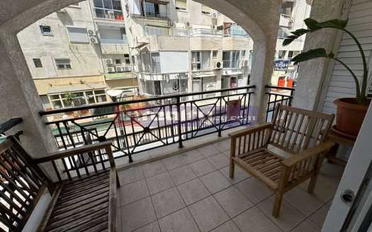 2 B/R APARTMENT ON THE SEAFRONT IN TOURIST AREA