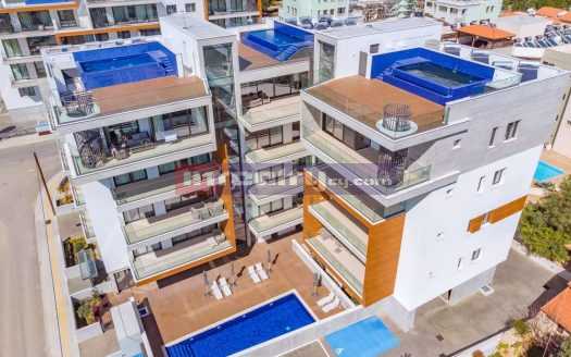 MODERN 2 B/R APARTMENT IN A GATED COMPLEX WITH SW/POOL NEAR DASSOUDI