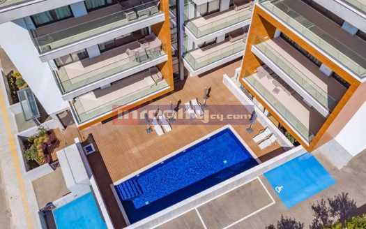 MODERN 2 B/R APARTMENT IN A GATED COMPLEX WITH SW/POOL NEAR DASSOUDI