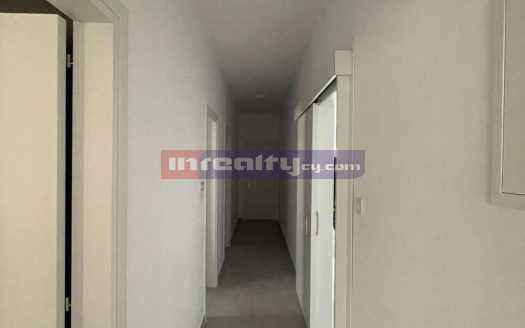 3 B/R APARTMENT NEAR ST NICHOLAS CHURCH