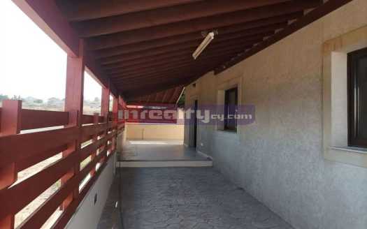 4 B/R SEMI-DETACHED HOUSE IN TRAXONI