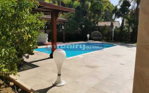 LUXURY 3+2 B/R VILLA WITH SW/POOL IN MESOVOUNIA