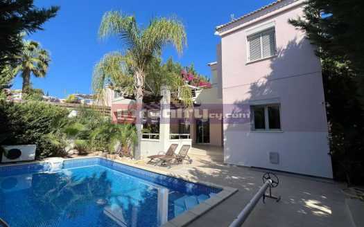 3 B/R VILLA IN AMATHUSIA COASTAL HEIGHTSl