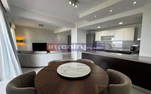 SEAFRONT 2 B/R APARTMENT NEAR FOUR SEASONS HOTEL