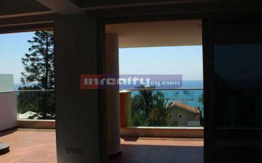 SEAFRONT 2 B/R APARTMENT NEAR FOUR SEASONS HOTEL