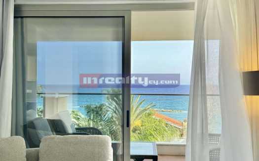 SEAFRONT 2 B/R APARTMENT NEAR FOUR SEASONS HOTEL
