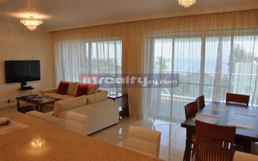 SEAFRONT 3 B/R APARTMENT NEAR FOUR SEASONS