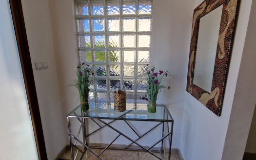 3 B/R + Office in Ag. Athanasios