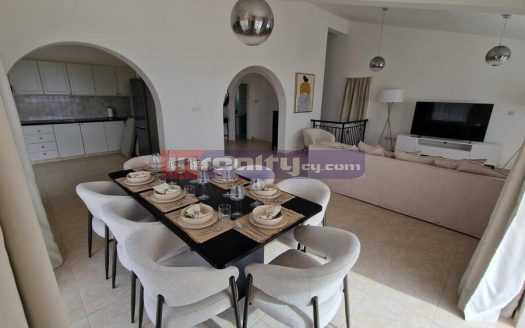 FIVE B/R VILLA IN PAFOS