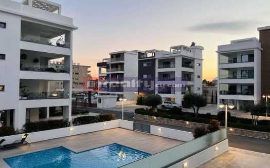 4 B/R APARTMENT WITH ROOF GARDEN IN TOURIST AREA