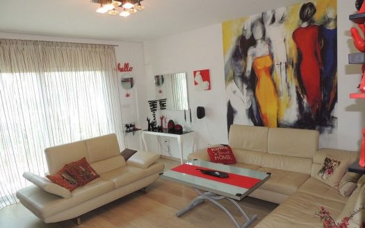 Great value 5 bedroom Villa 500m from the sea!