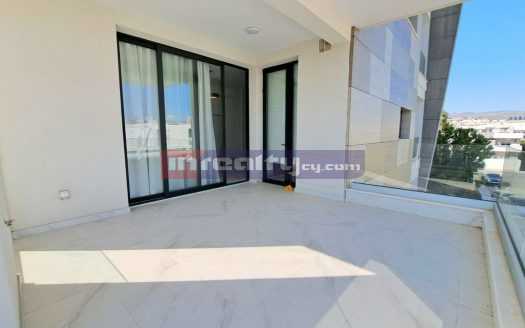MODERN 3 B/R APARTMENT IN A GATED COMPLEX WITH SW/POOL