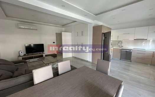 3 B/R APARTMENT NEAR AJAX HOTEL