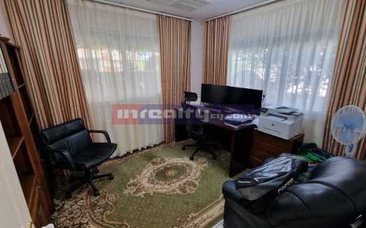 4 B/R + OFFICE HOUSE IN TOURIST AREA