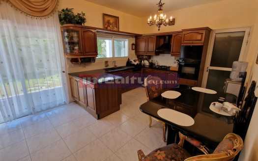 4 B/R + OFFICE HOUSE IN TOURIST AREA