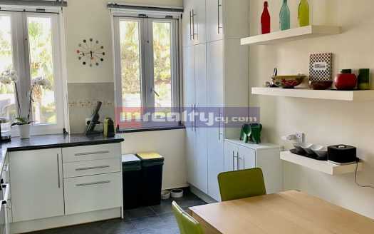 3 B/R APARTMENT WITH SEA VIEW IN TOURIST AREA
