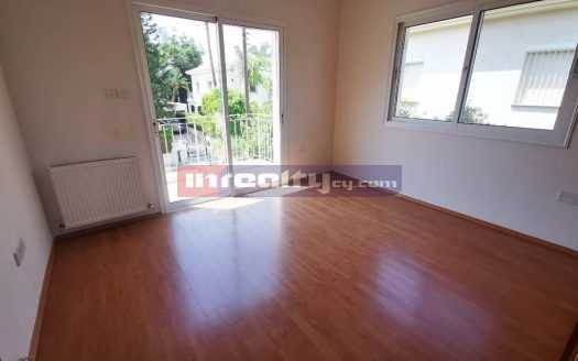 U/F 4 B/R VILLA IN TOURIST AREA