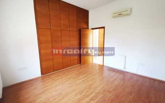 U/F 4 B/R VILLA IN TOURIST AREA