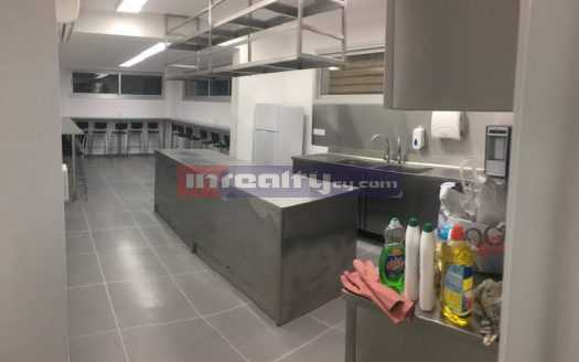 HI-TECH 500 SQ M OFFICE IN TOURIST AREA