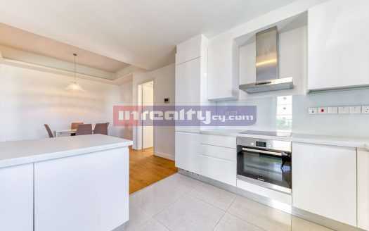 MODERN 3 B/R APARTMENT NEAR PAPAS