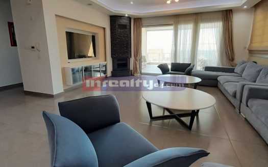 MODERN 4 B/R APARTMENT IN TOURIST AREA
