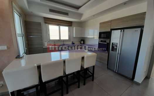 MODERN 4 B/R APARTMENT IN TOURIST AREA