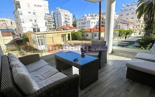 2 B/R APARTMENT IN NEAPOLIS
