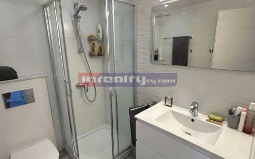 2 B/R APARTMENT IN NEAPOLIS