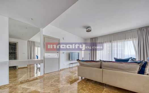 4 B/R PENTHOUSE IN NEAPOLIS