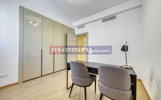 4 B/R PENTHOUSE IN NEAPOLIS