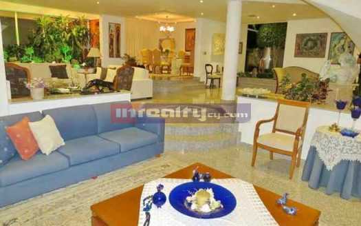 7 B/R VILLA IN PANTHEA AREA