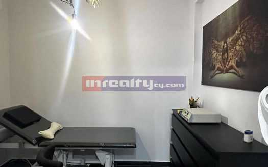 F/F MEDICAL OFFICES NEAR AJAX HOTEL