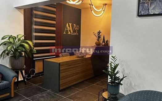 F/F MEDICAL OFFICES NEAR AJAX HOTEL